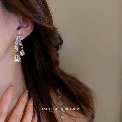 taobao agent Small design brand demi-season fashionable earrings, 2022 collection, western style