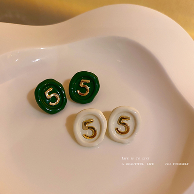 taobao agent Green small design sophisticated advanced earrings, 2022 collection, high-quality style