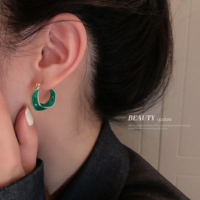 taobao agent Sophisticated design earrings, 2021 collection, simple and elegant design, trend of season