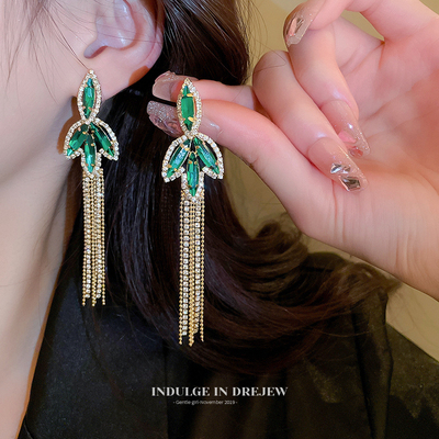 taobao agent Fashionable long demi-season earrings, light luxury style