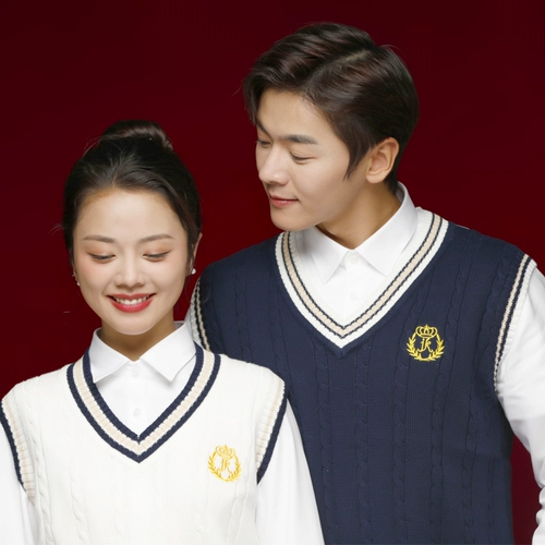 派赋 Одежда для пар, регистрация зимнего сертификата, одежда для свадебной церемонии, свитера, жилеты, фотографии на документы, одежда в студенческом стиле.