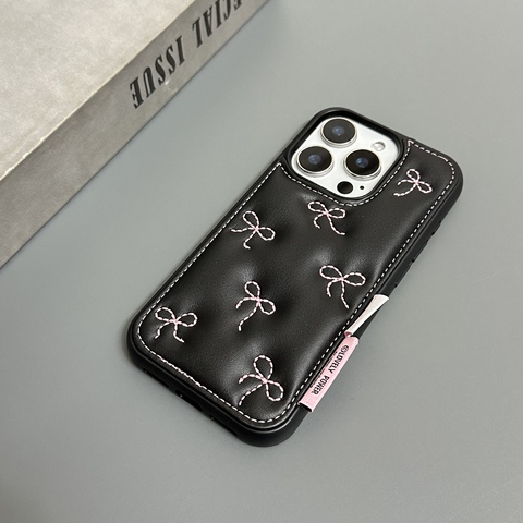 Chrome Hearts For Girls: Embroidered Hearts Leather 17/16/15/14/13 Pro/Max iPhone Case