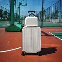 Красивая коробка для матери и ребенка из перьевого белого цвета