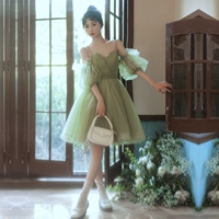 Зеленый фонарь с молнией