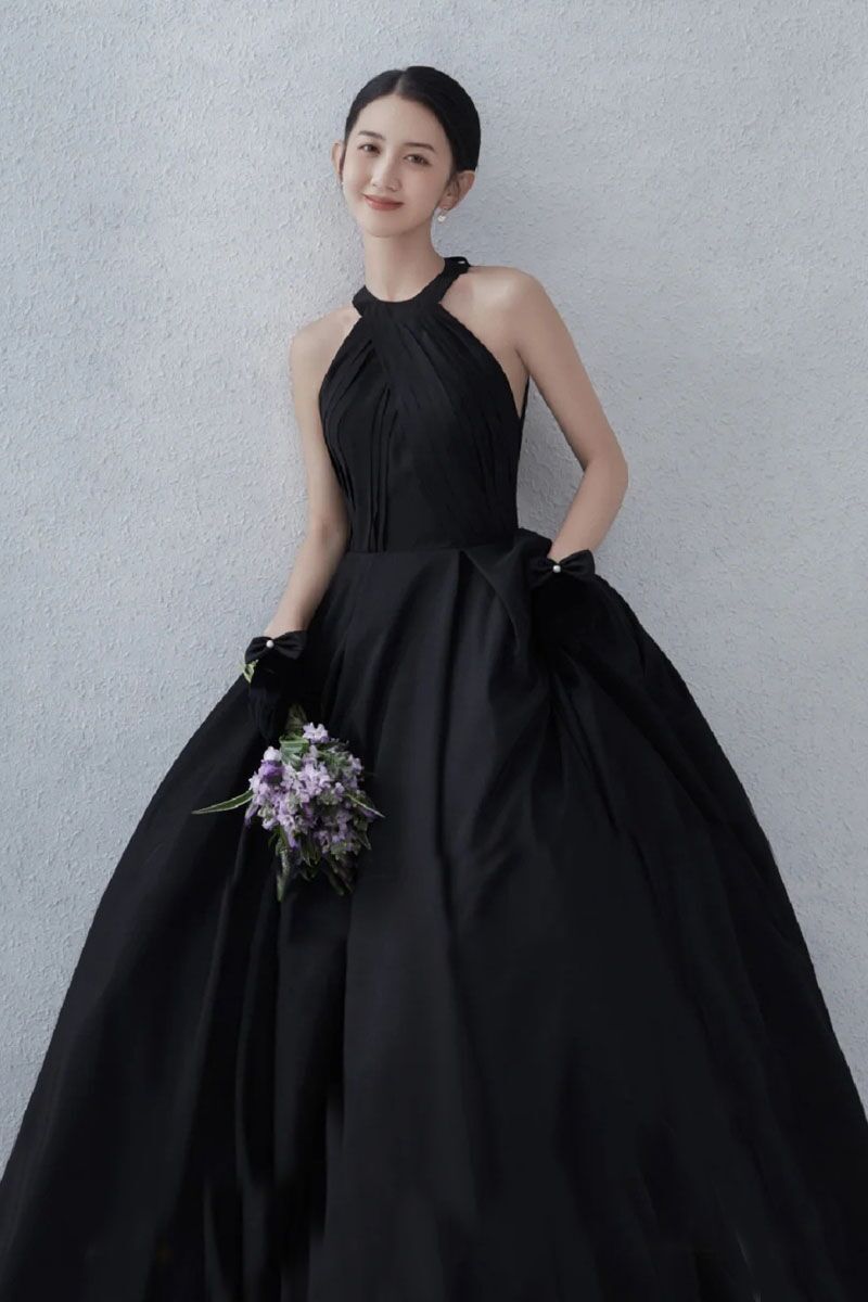  51: Black wedding dress+Studios-average code   + $29.86 