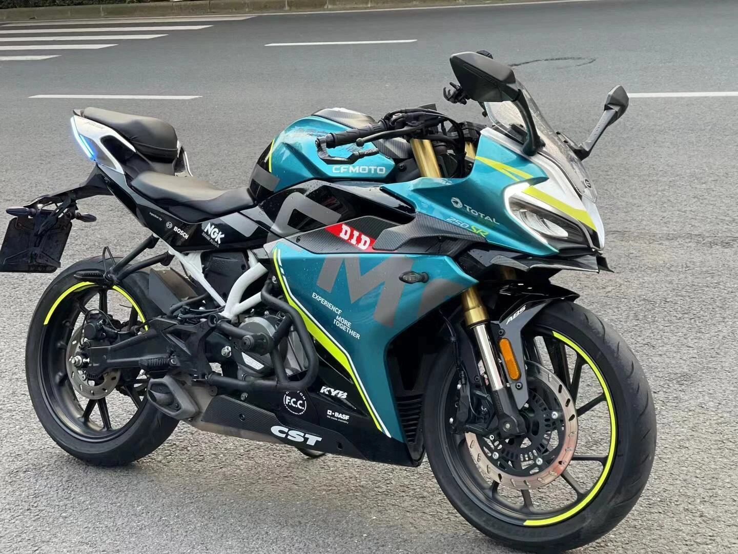 Новый Чунфэн 250/450SR спортивный автомобиль двойной цилиндр водяного охлаждения мотоцикл NK250 уличный автомобиль дорожная гонка