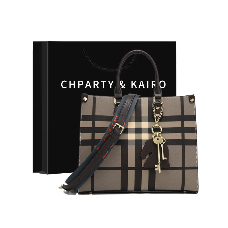 Capacious shoulder bag, one-shoulder bag, 2023 collection