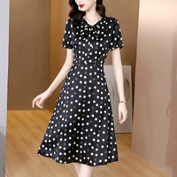 Черное дно белая точка