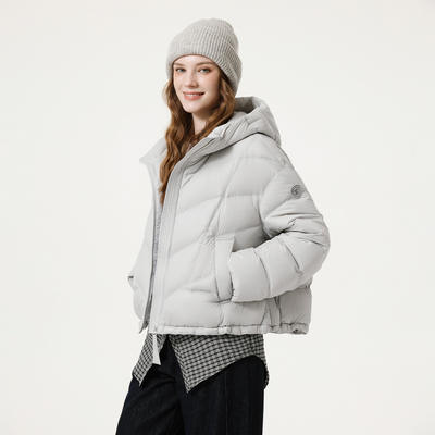 坦博尔轻薄羽绒服女短款2025新款时尚休闲保暖连帽好看廓形外套