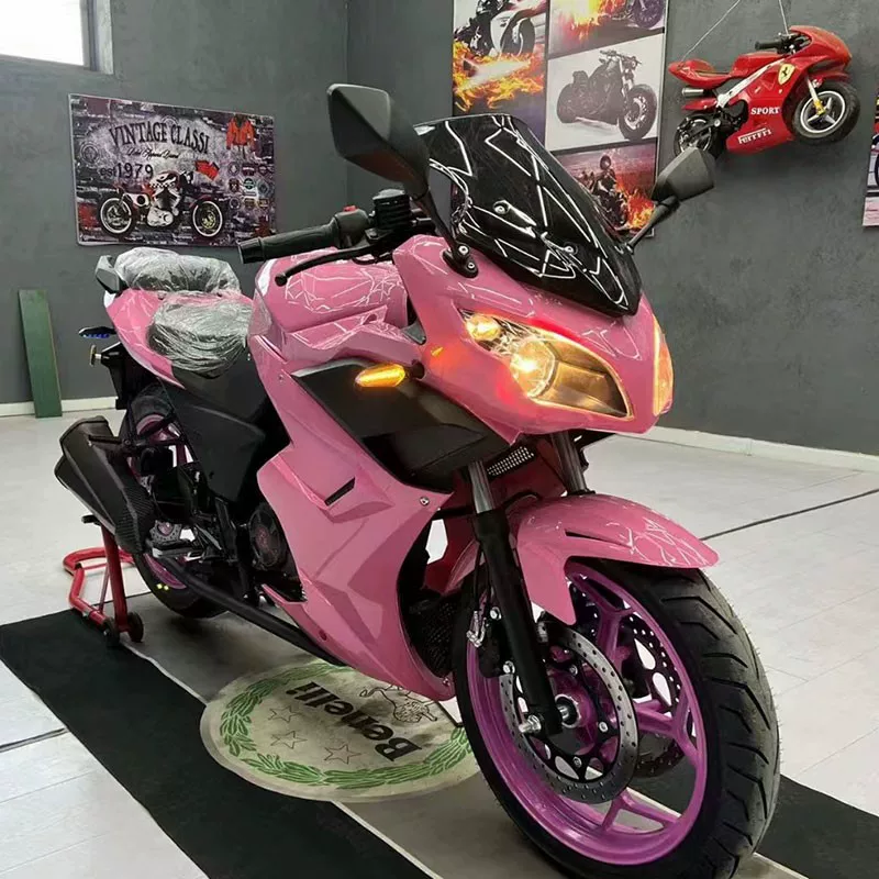 Мотоцикл Kawasaki Ninja R3 — спортивный взрослый байк, несколько цветовых вариантов, разрешён для регистрации
