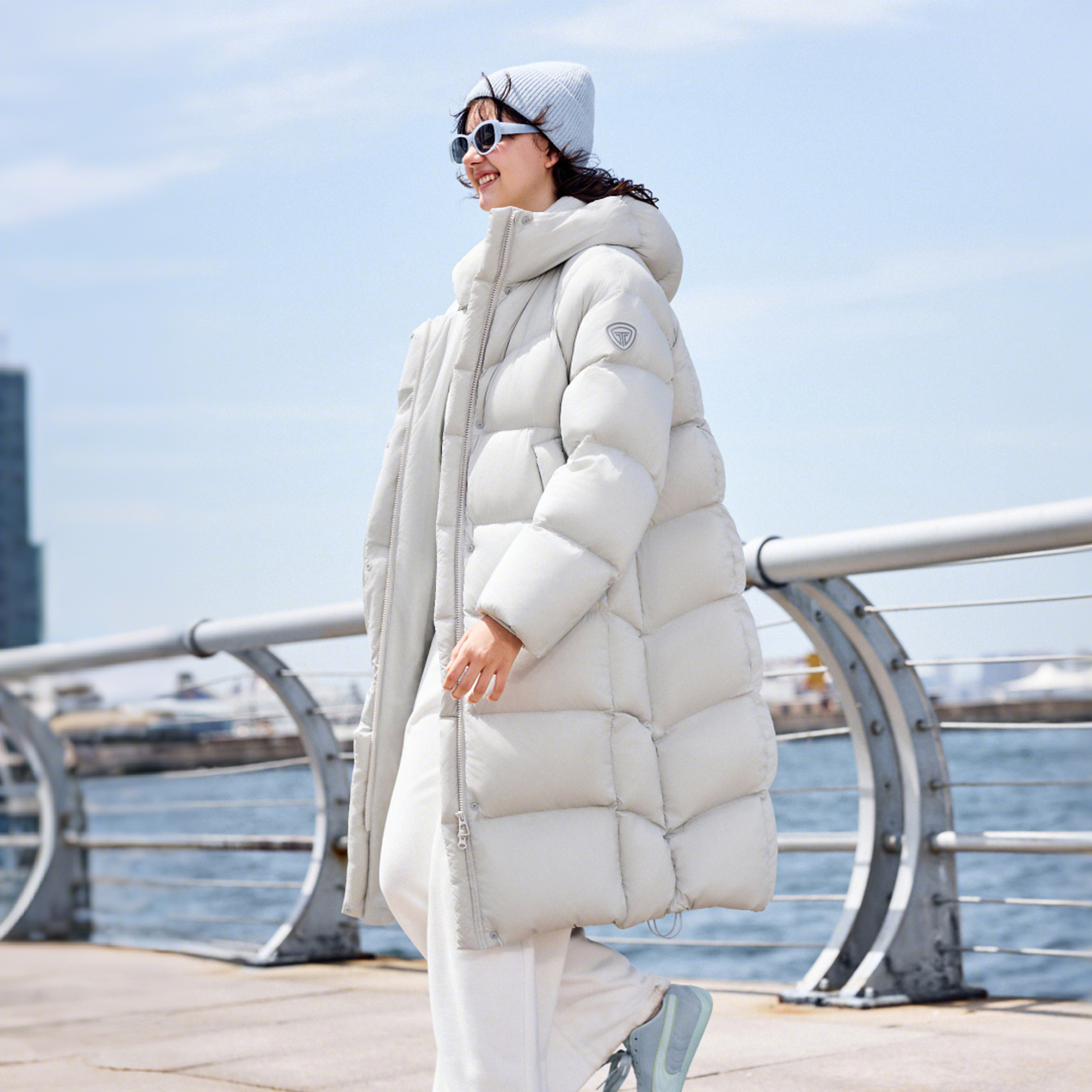 坦博尔冬季新款羽绒服女士中长款一件过冬白鸭绒连帽宽松女装外套 坦博尔冬季新款羽绒服女士中长款一件过冬白鸭绒连帽宽松女装外套