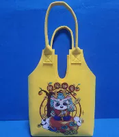 Желтая хурма Руи и сгущается