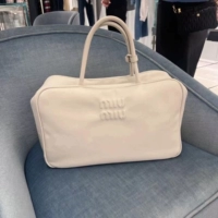 Белая длинная ручка