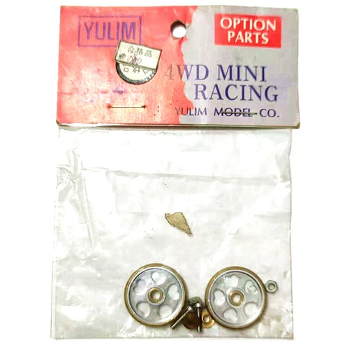 Полноприводный автомобиль с аксессуарами, металлическое колесо управления