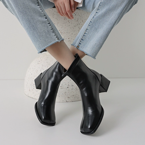 Эластичные демисезонные короткие сапоги с молнией, французский стиль, по фигуре