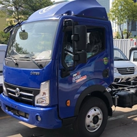 Пара экранов кадров, таких как Цзянлинг Кайюн/Хаятт/ЭВ.