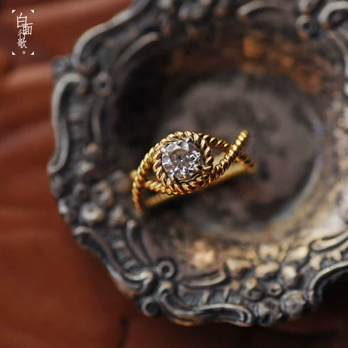 Золотое натуральное бриллиантовое дизайнерское ювелирное украшение, обручальное кольцо, 18 карат