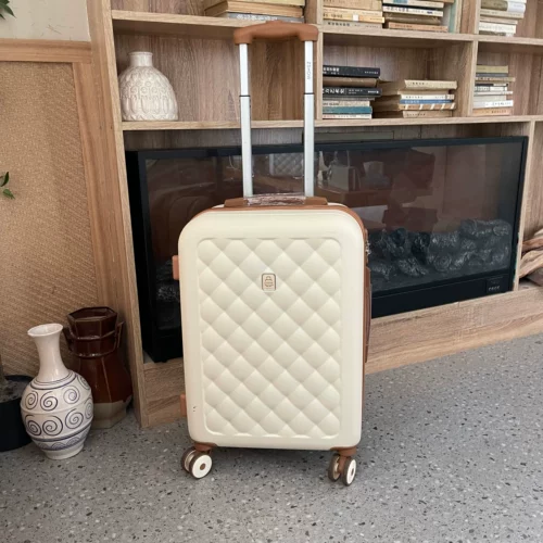 Вместительный и большой универсальный чемодан, защита при падении