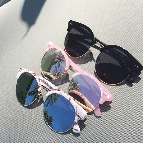 爱逛街为您找到沙滩墨镜相关的宝贝,您可以在下面的板块中挑选喜欢的