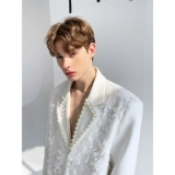 Трехмерный дизайнерский костюм из жемчуга