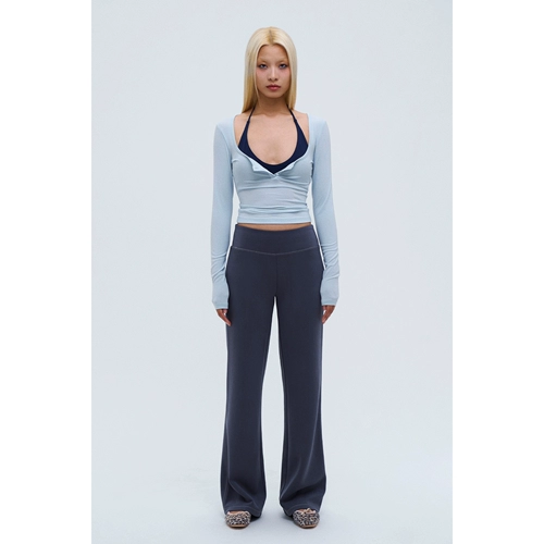 Дизайнерская футболка, приталенный базовый лонгслив, тренд сезона