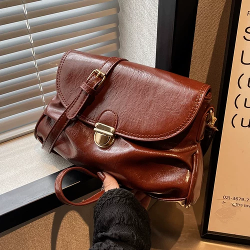 Небольшая сумка, модная демисезонная ретро сумка через плечо, коллекция 2023