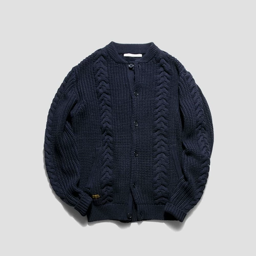 Домашний ежедневно сердито выталкивал свои собственные деньги!У иностранного Qi есть тонал ~ осенний кардиганский свитер мужской