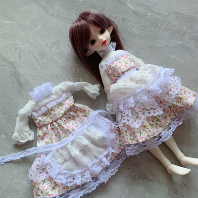 taobao agent Rural floral skirt BJD6 points baby clothing Blythe small cloth doll clothes with apron with a fence two points in stock 30 cm
