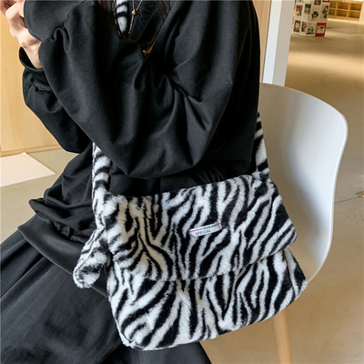 taobao agent Demi-season brand retro capacious backpack, shoulder bag, zebra, plush one-shoulder bag