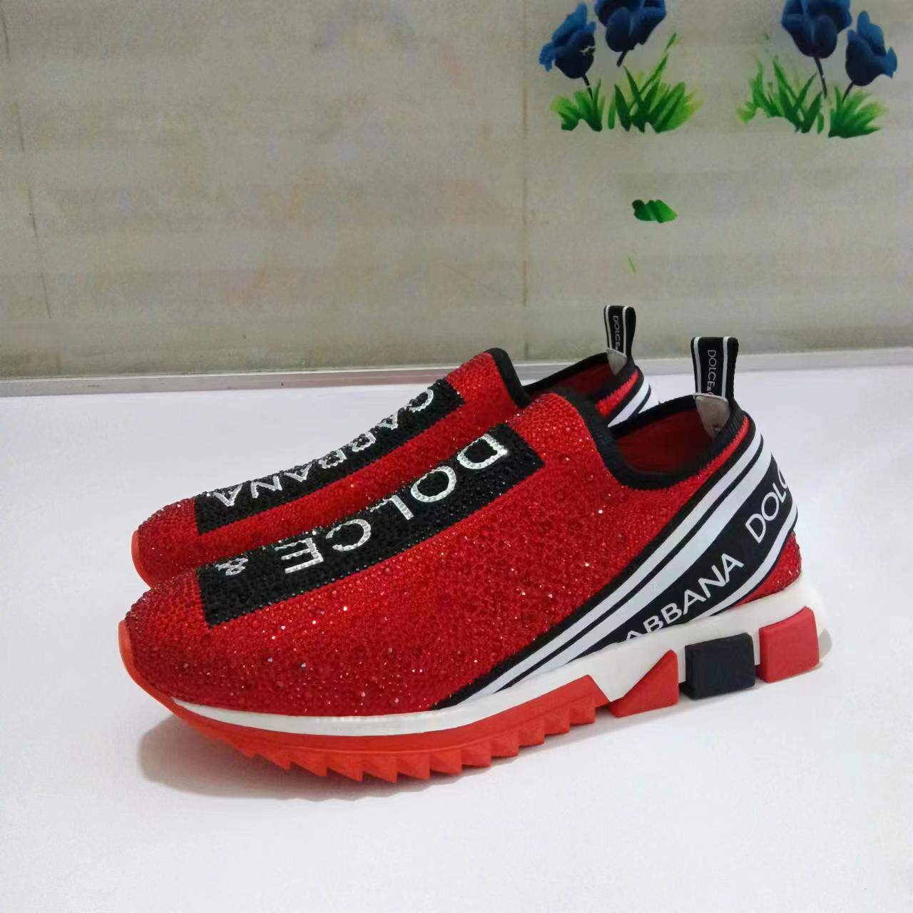 红色镶钻定做不退换