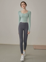 Зеленый лонгслив, леггинсы, комплект, с драгоценным камнем