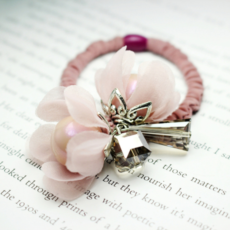 爱逛街为您找到水晶发圈相关的宝贝,您可以在下面的板块中挑选喜欢的