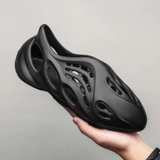 Тапочки в стиле Crocs, пляжные летние босоножки, мужские модные мужские тапочки для школьников и студентов, коллекция 2021 года, в корейском стиле, для влюбленных, подходят для носки на улице