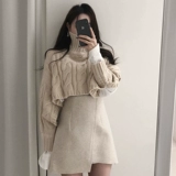 Демисезонный комплект, свитер, юбка, коллекция 2021, популярно в интернете, яркий броский стиль, в западном стиле