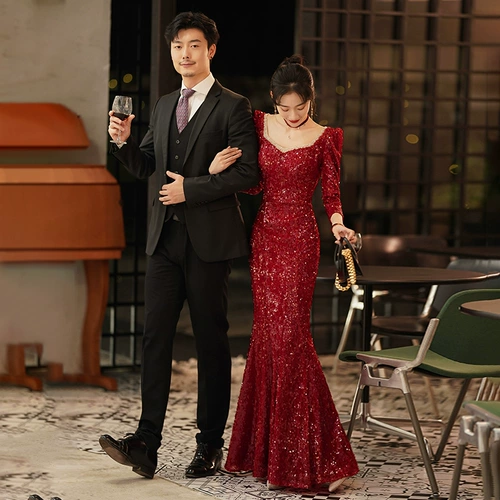 Бордовое вечернее платье для невесты, крой «рыбий хвост»