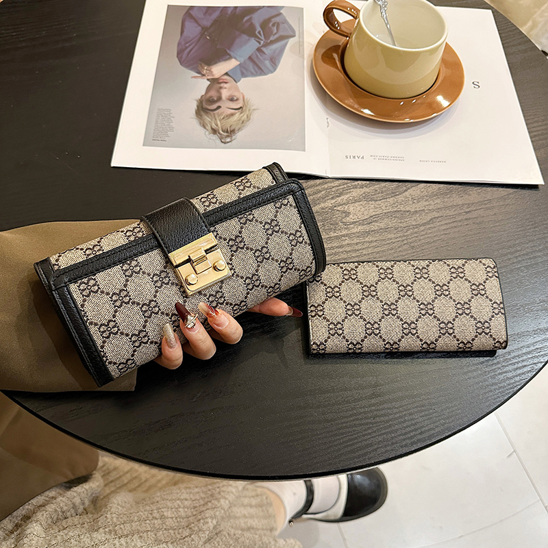 Black large size with matching card holder