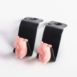 Автомобильный крючок милая сеть красная свиная автомобильная сиденье заднее ряд много -функциональный хранение и хранение, подвесные автомобильные крючки, женщины в машине