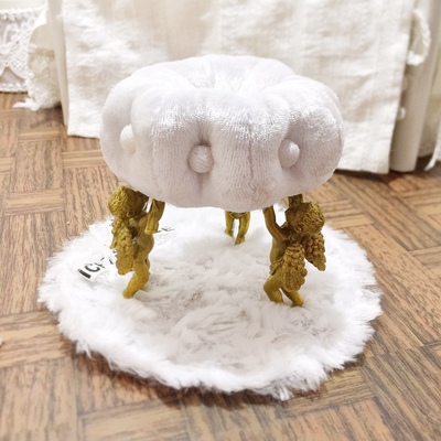 taobao agent BJD stool six points Blythe small cloth retro angel sitting stool chair soldiers 8 points SD baby house furniture props