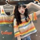 Mùa hè năm 2021 phong cách mới hyuna phong cách cầu vồng sọc crop top lỏng lẻo ngắn tay áo thun nữ trong triều - Áo phông