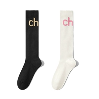 Черный + кремово-белый, средний размер девочек 36-39.