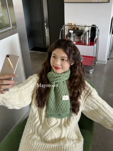 Атмосферный демисезонный удерживающий тепло универсальный плетеный многоцветный шарф с косичкой, городской стиль