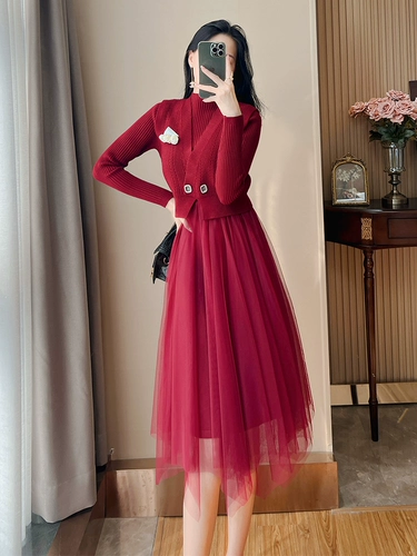 Расширенное демисезонное красное трикотажное платье, длинный комплект, изысканный стиль, средней длины