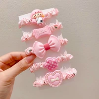 Розовая девушка из 5 частей