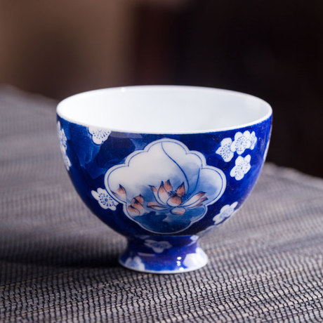 爱逛街为您找到景德镇青花品茗杯相关的宝贝,您可以在下面的板块中