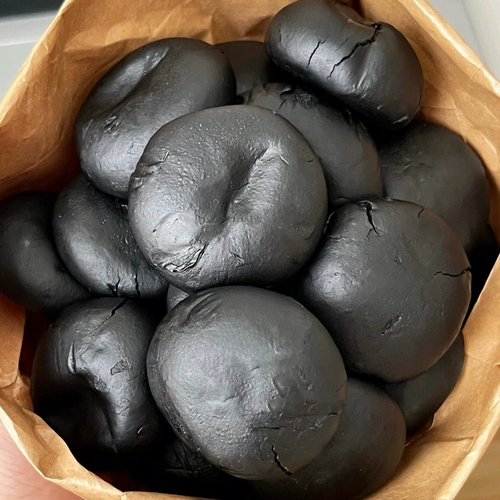 Пять черных ваточных фиолетовых пирожных с низким содержанием сахара, специфичные для завтрака закуски для завтрака, жирное хлебоперовое флагманское магазин