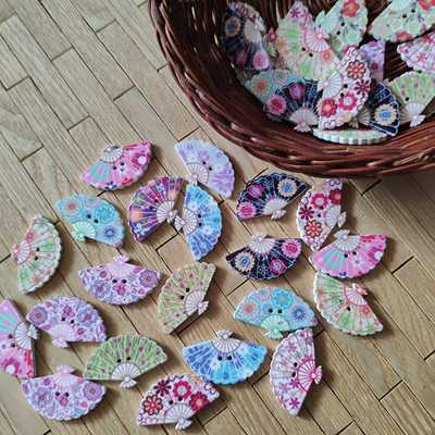 taobao agent Bjd baby clothes buckle wooden painted printing button OB11 fan animal wood buttons DIY handmade