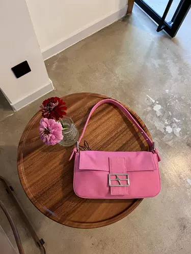 Подари тебе звезду//Розовая джинсовая сумка-багет, женская сумка подмышку