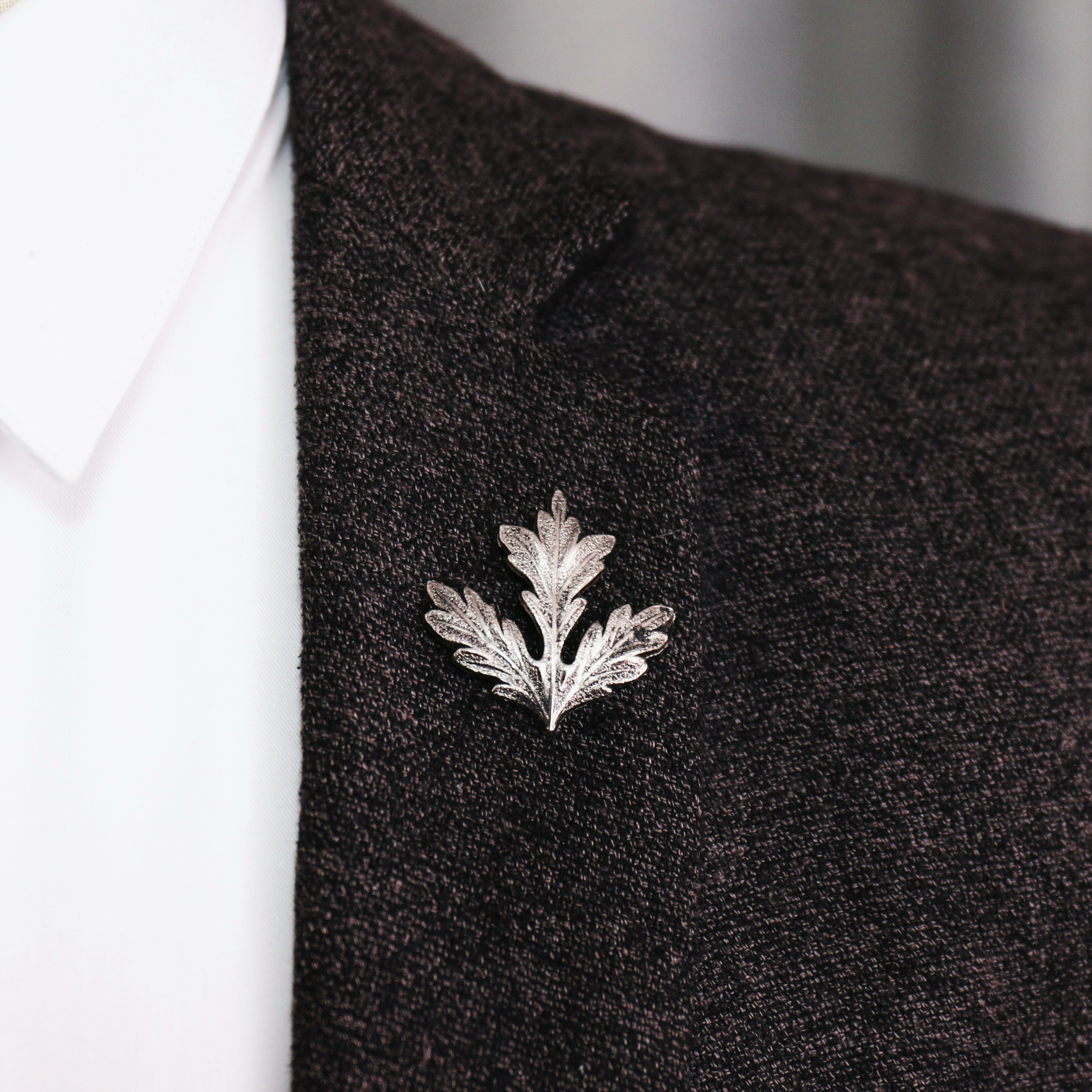 Suit Brooch Button Men's Suit Medieval Maple Leaf Pin Button Light Luxury High Style Lapel Pin Suit Corsage Accessories_voghion.com