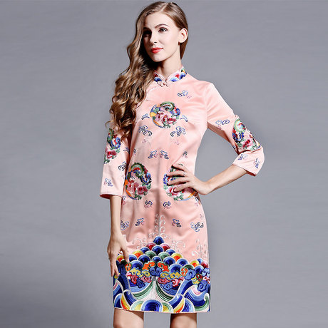 爱逛街为您找到刺绣花旗袍相关的宝贝,您可以在下面的板块中挑选喜欢