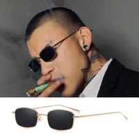 Золотая рама серая черная пленка